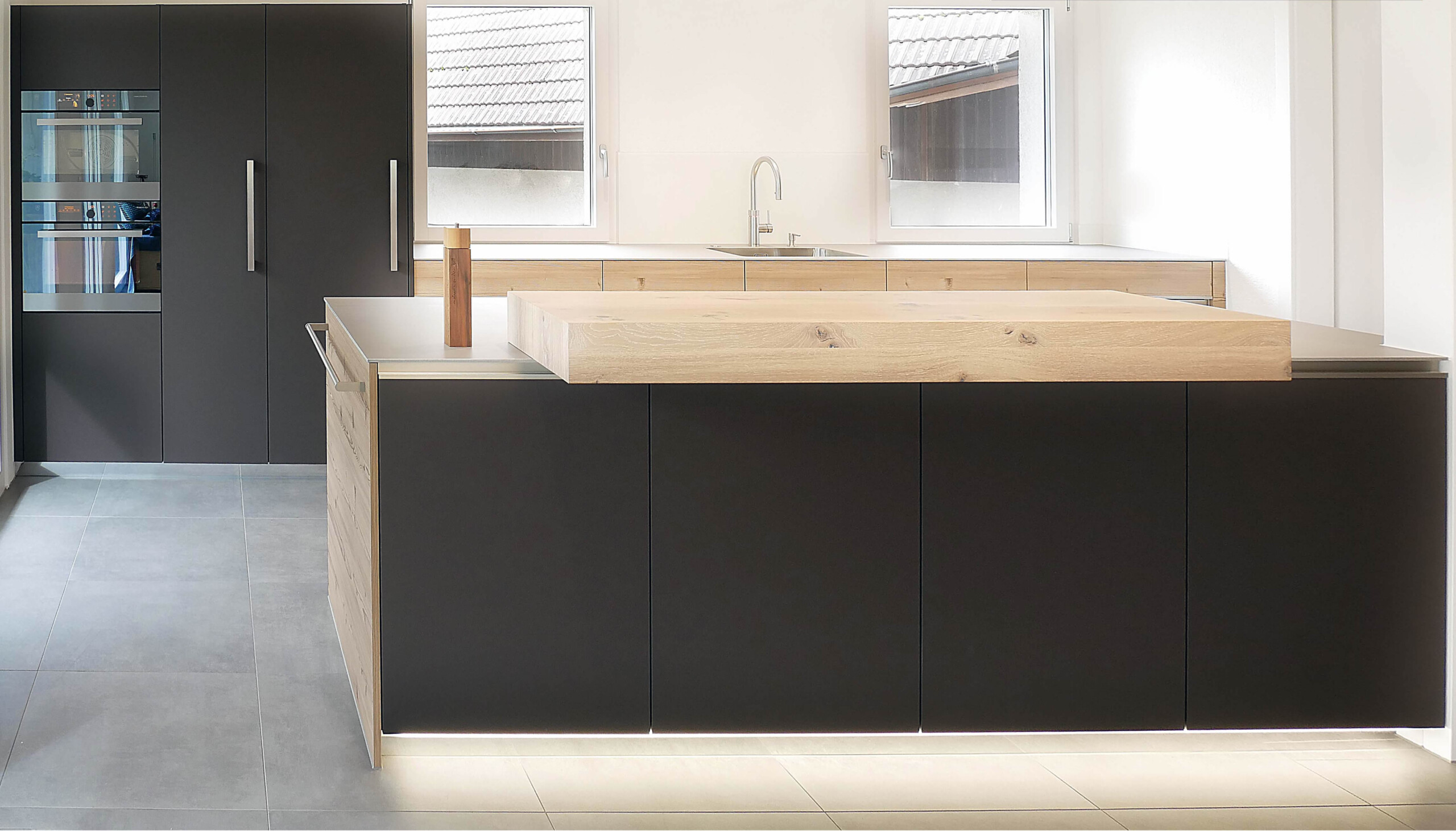 Küchenbau mit der Schreinerei Schmutz Küchenbau mit der Schreinerei Schmutz