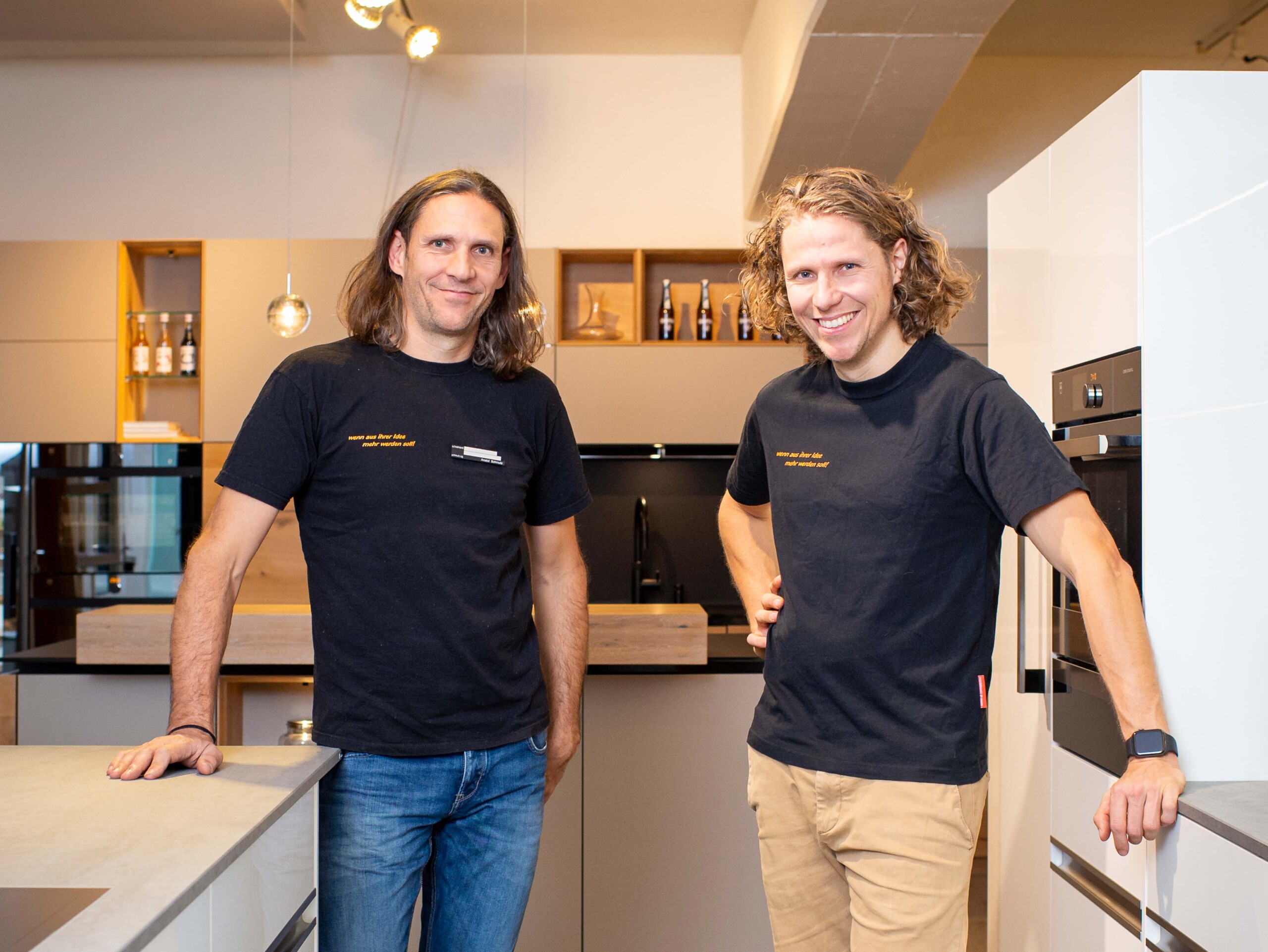 Kontaktieren Sie die Schreinerei Schmutz für Ihre Traumküche Kontaktieren Sie die Schreinerei Schmutz für Ihre Traumküche